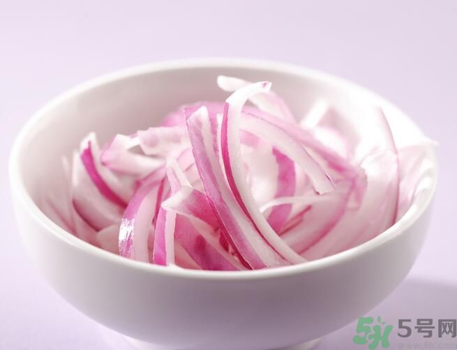 洋蔥可以生吃嗎？洋蔥生吃有什么好處？