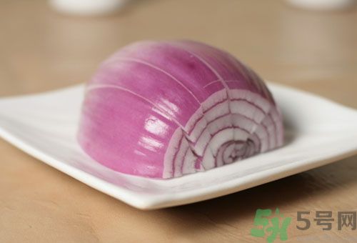 洋蔥可以生吃嗎？洋蔥生吃有什么好處？