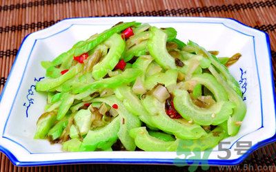 吃苦瓜需要焯水嗎？吃苦瓜焯水要多長(zhǎng)時(shí)間？