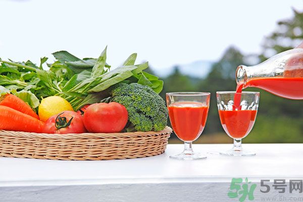蔬菜汁可以使皮膚變白嗎？蔬菜汁加熱能當(dāng)護(hù)膚水用嗎？