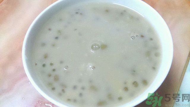 紅色的綠豆湯能喝嗎？綠豆湯變紅還能喝嗎？