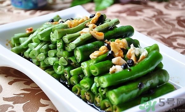 四季豆早期中毒的癥狀有哪些？吃四季豆中毒了怎么辦？