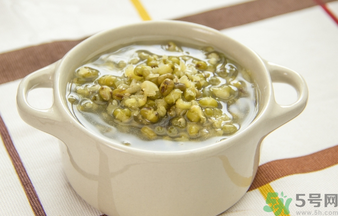 皮膚過(guò)敏能吃綠豆嗎？皮膚過(guò)敏能不能喝綠豆湯？