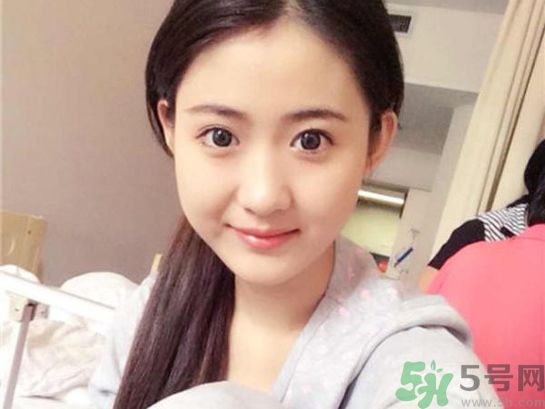 骨肉瘤的好發(fā)年齡是多少?骨肉瘤最常見(jiàn)的轉(zhuǎn)移部位是哪里