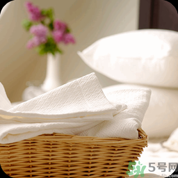 衣服上沾到油漬怎么洗干凈？衣服上有油漬要怎么辦？