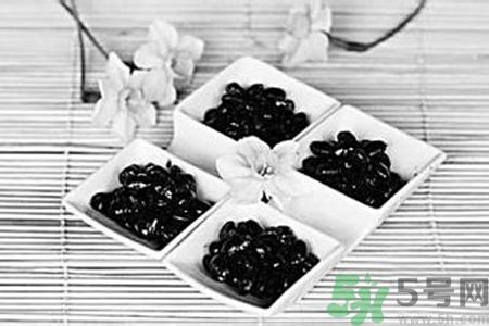 黑豆可以和牛奶一起煮嗎？黑豆和牛奶可以一起吃嗎？