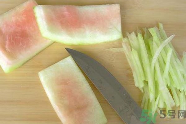 西瓜皮能敷臉嗎？怎么用西瓜皮敷臉？