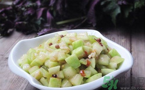 西瓜皮能敷臉嗎？怎么用西瓜皮敷臉？