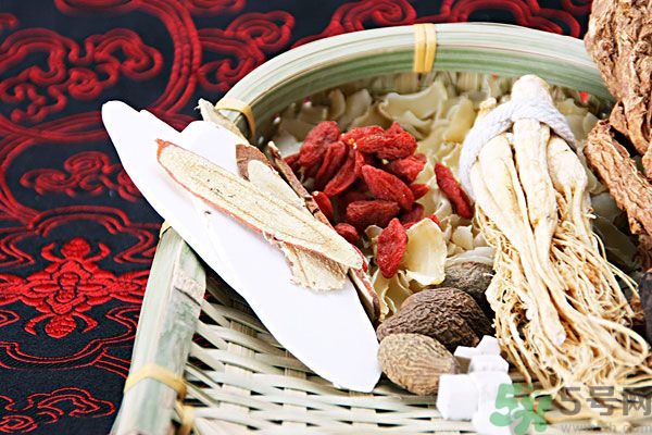 夏天吃茯苓好嗎？夏天吃茯苓有什么好處？