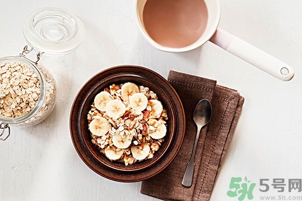 夏天吃燕麥好嗎？夏天吃燕麥有什么好處？