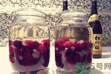 楊梅酒用的什么酒做的？楊梅酒有多少度？