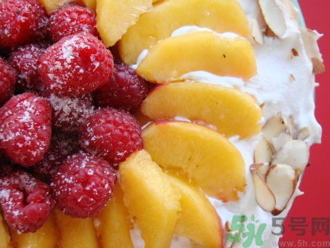 吃桃子會(huì)過敏嗎？吃桃子過敏要怎么辦？