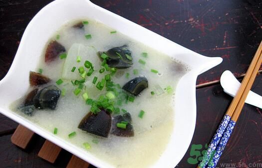 冬瓜和皮蛋一起吃能降火嗎？冬瓜能和皮蛋一起吃嗎？