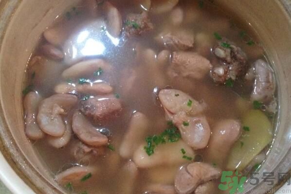 菱角可以燉湯嗎？菱角燉湯喝有什么功效？