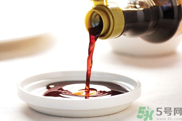 夏天醬油要不要放冰箱？醬油可不可以放冰箱？