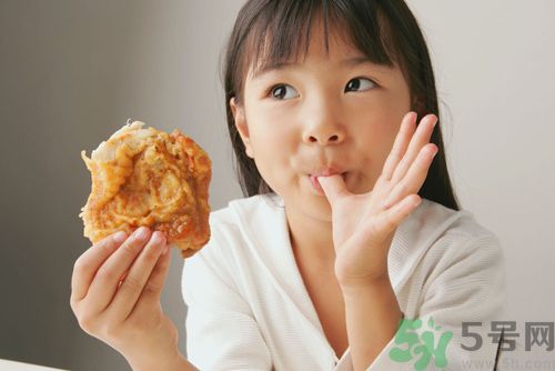 兒童減肥吃什么好？?jī)和允裁纯梢詼p肥？