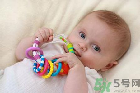 怎么判斷寶寶有沒有中暑？夏天寶寶怎么預(yù)防中暑？