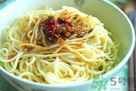 寶寶可以吃涼面嗎？寶寶多大可以吃涼面？