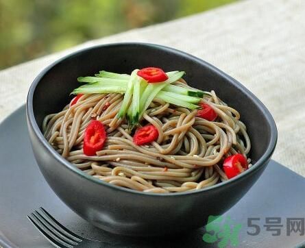 蕎麥怎么做成面條？蕎麥面條怎么做好吃？