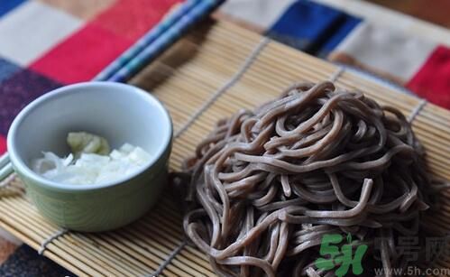 蕎麥怎么做成面條？蕎麥面條怎么做好吃？