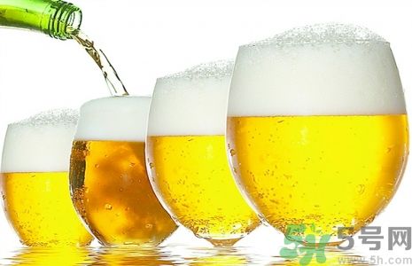 過期啤酒能喝嗎？過期啤酒喝了會怎么樣？