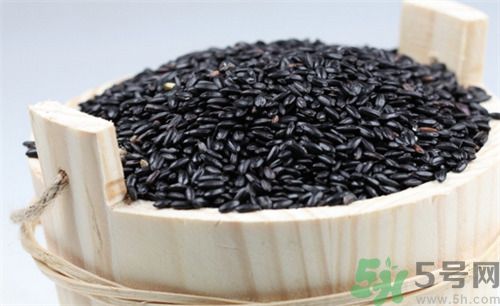 吃黑糯米有什么好處?黑糯米的功效與作用及禁忌 吃黑糯米有什么好處?黑糯米的功效與作用及禁忌