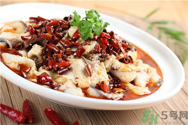 吃魚的時(shí)候能喝茶嗎？吃魚可以喝茶嗎？