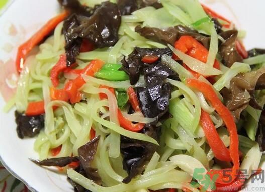 筍子可以和木耳一起炒嗎？筍子能和木耳一起吃嗎？