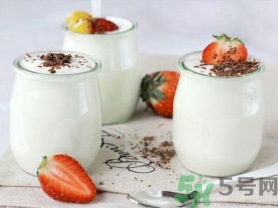 李子能和酸奶一起吃嗎？李子和酸奶一起吃好嗎