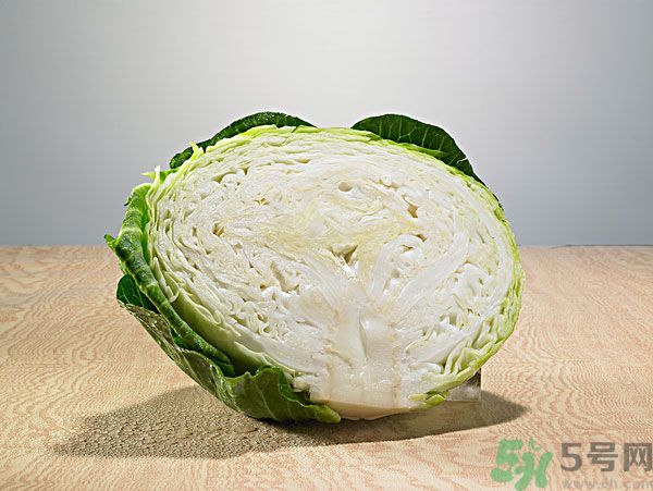 包菜外面爛了還能吃嗎？包菜里面有花可以吃嗎？