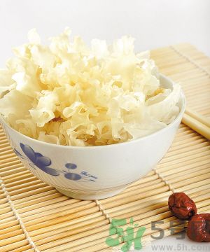 哈密瓜可以和銀耳一起煮嗎？哈密瓜可以和銀耳一起吃嗎？