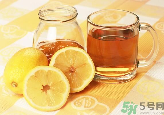 喝酒臉發(fā)白的人酒量好嗎？喝酒臉發(fā)白好不好？