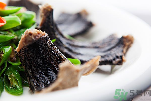 夏天吃蛇肉可以清火嗎？夏天吃蛇肉可以降火嗎？