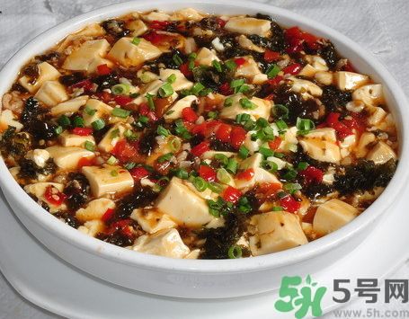 地皮菜可以和豆腐一起吃嗎?地皮菜能和豆腐同吃嗎? 地皮菜可以和豆腐一起吃嗎?地皮菜能和豆腐同吃嗎?