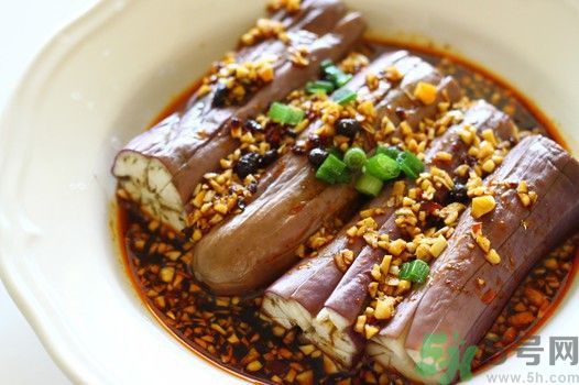 茄子皮有什么功效？茄子皮的功效是什么？