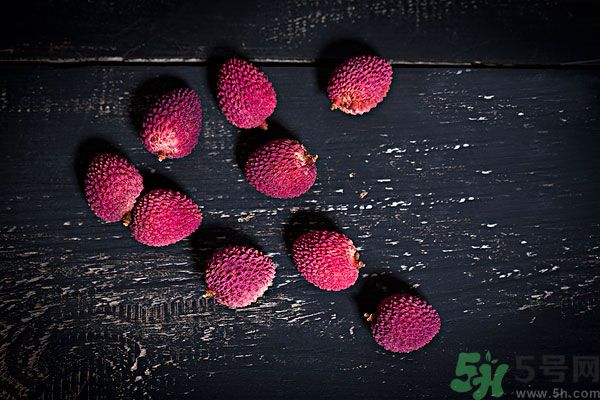 荔枝可以和雞蛋一起吃嗎？荔枝和雞蛋一起吃好嗎？