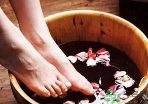 艾葉泡腳可以治月子病嗎?艾葉泡腳能治月子病嗎? 艾葉泡腳可以治月子病嗎?艾葉泡腳能治月子病嗎?