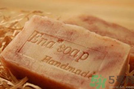 女子母乳做香皂賣 母乳香皂怎么樣？