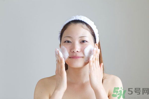 洗臉用什么醋最好？洗臉用白醋好還是米醋好？