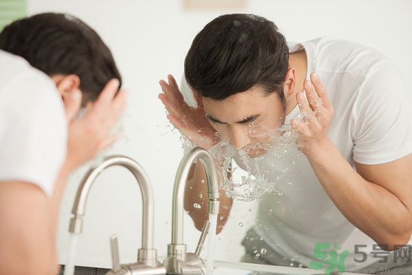 洗臉用什么醋最好？洗臉用白醋好還是米醋好？