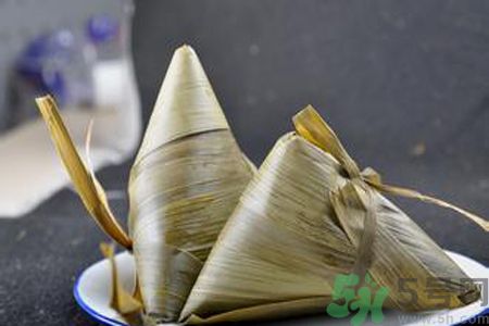 粽子可以和酸梅湯一起吃嗎？吃粽子能喝酸梅湯嗎？