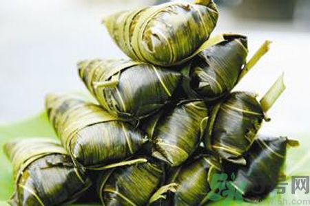 為什么煮粽子葉子會變黃？為什么煮粽子葉子會變色？