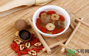 山楂枸杞一起泡水喝好嗎？山楂枸杞一起泡水喝有什么好處？