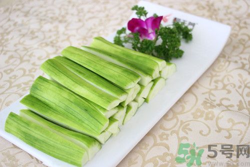 絲瓜沒炒熟能吃嗎?絲瓜沒熟吃了會(huì)怎么樣