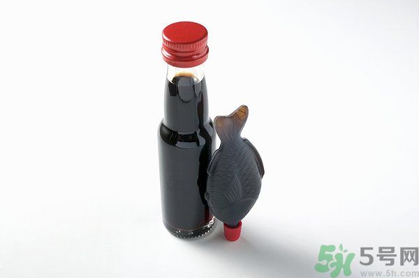 老抽和生抽的區(qū)別方法？怎么區(qū)分生抽和老抽？