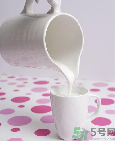 吃豌豆可以喝牛奶嗎？吃豌豆的時候可以喝牛奶嗎？