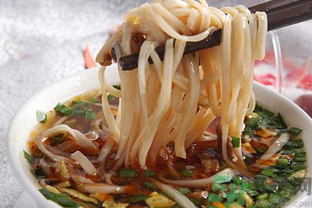 臊子面是哨子面嗎？臊子面和哨子面有什么區(qū)別？