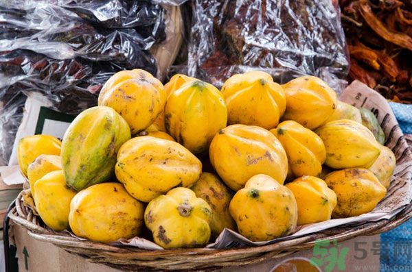 木瓜是酸的嗎？木瓜吃起來什么味道？