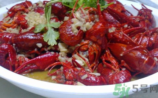 龍蝦可以和菠蘿一起吃嗎?龍蝦能和菠蘿同吃嗎? 龍蝦可以和菠蘿一起吃嗎?龍蝦能和菠蘿同吃嗎?