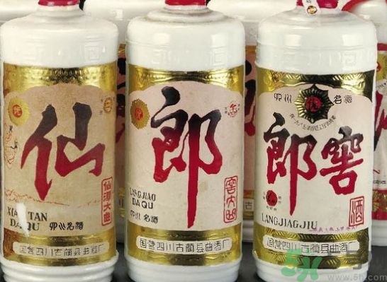 吃龍蝦可以喝白酒嗎?龍蝦能和白酒一起吃嗎?